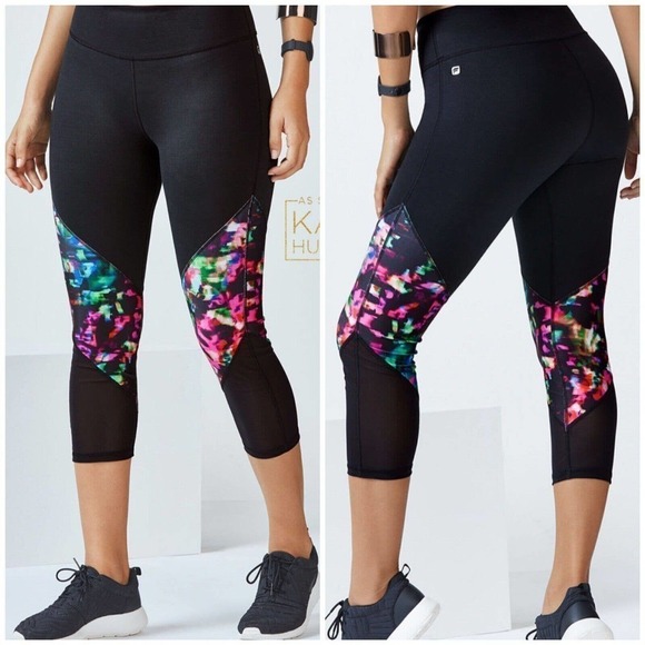 Fabletics S Salar Statement PowerHold Mesh Abstract Print Black Capri Leggings - Picture 1 of 6